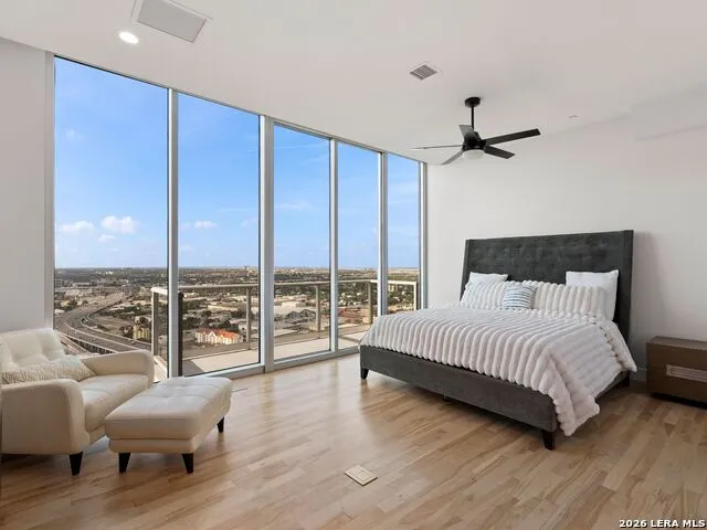 610 E Market #UNIT 3304 San Antonio, TX 78205
