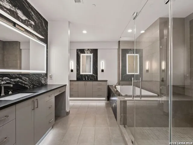 610 E Market #UNIT 3304 San Antonio, TX 78205