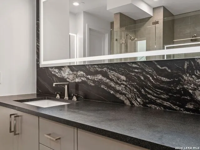 610 E Market #UNIT 3304 San Antonio, TX 78205
