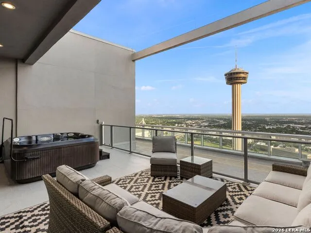 610 E Market #UNIT 3304 San Antonio, TX 78205