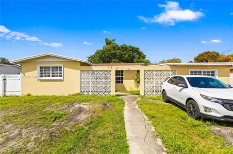 17120 NW 17th Ct