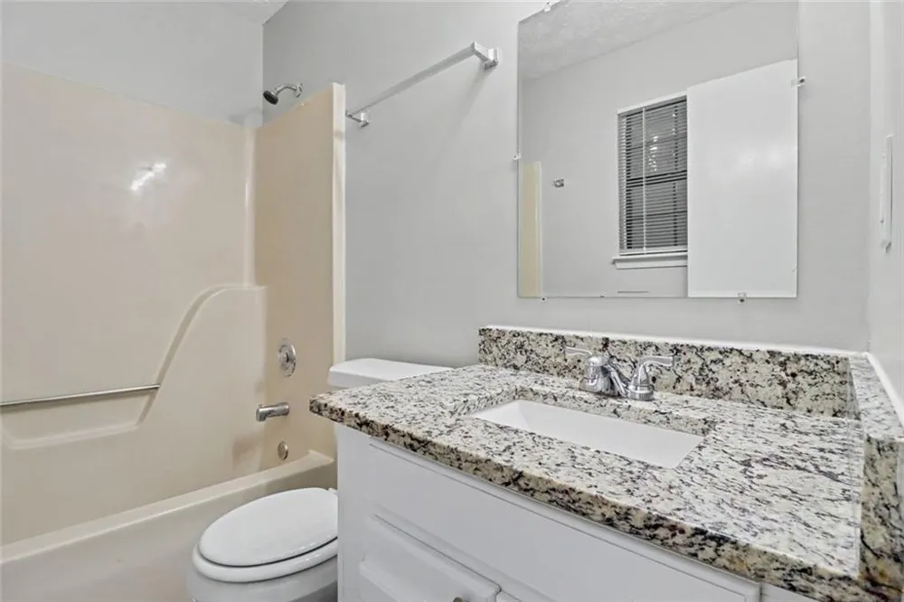 5487 Hall Circle Union City, GA 30291