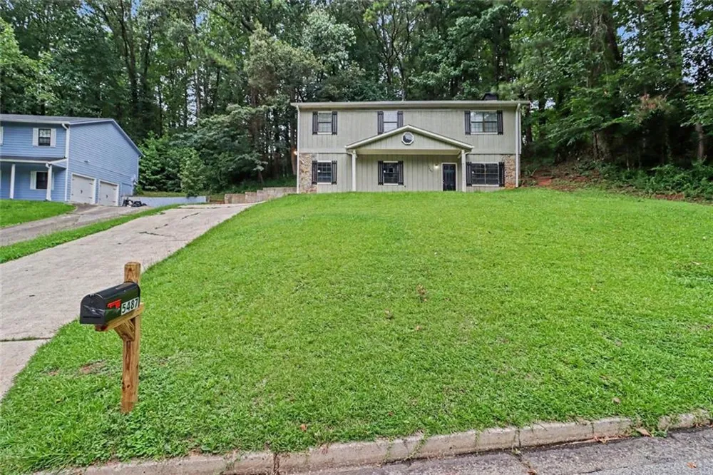 5487 Hall Circle Union City, GA 30291