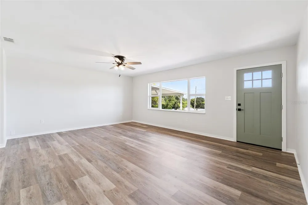 1024 SUNSET DRIVE Lake Wales, FL 33853