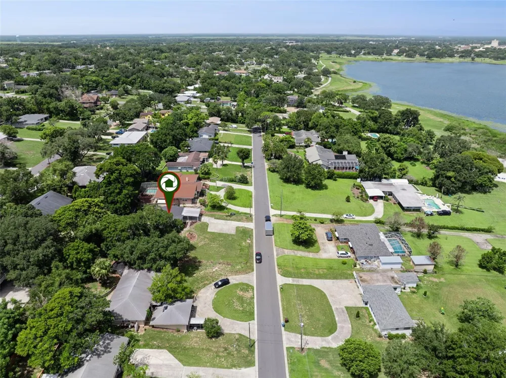 1024 SUNSET DRIVE Lake Wales, FL 33853