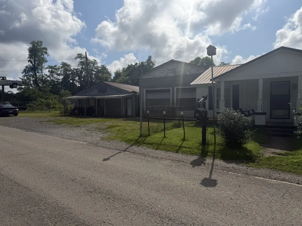 712 Fisher Ave Smithville, TN 37166