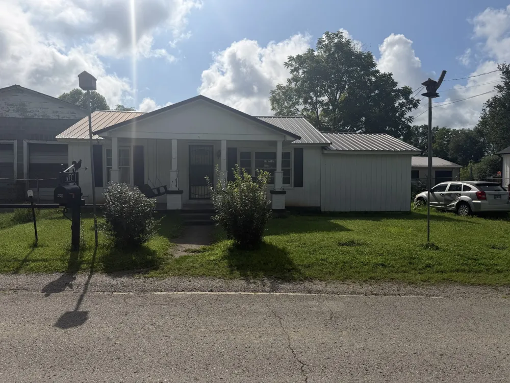 712 Fisher Ave Smithville, TN 37166