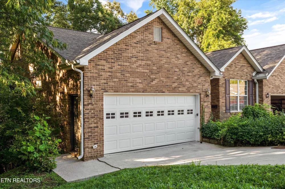 3254 Mountain Spring Way Knoxville, TN 37917
