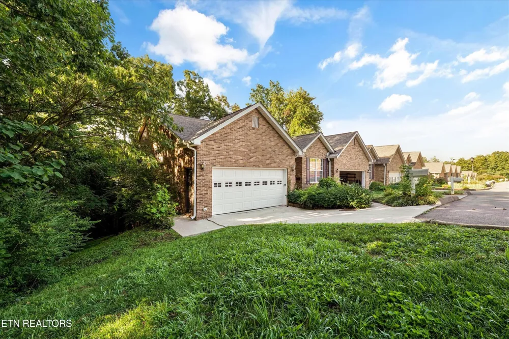 3254 Mountain Spring Way Knoxville, TN 37917