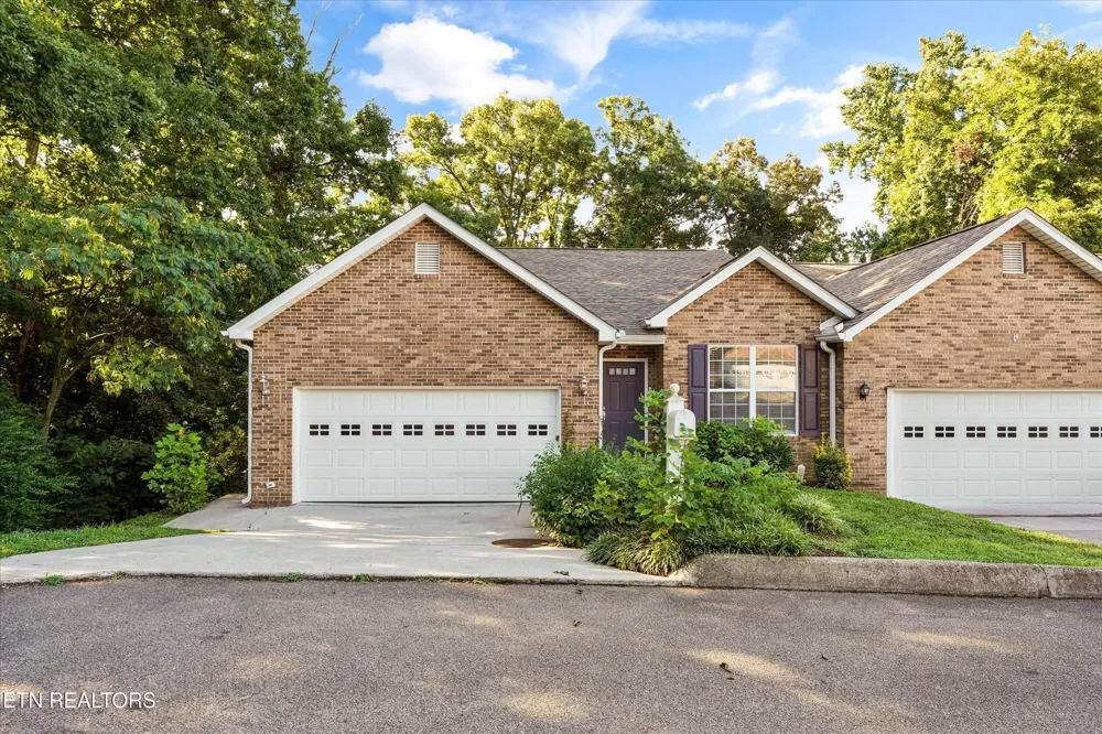 3254 Mountain Spring Way Knoxville, TN 37917