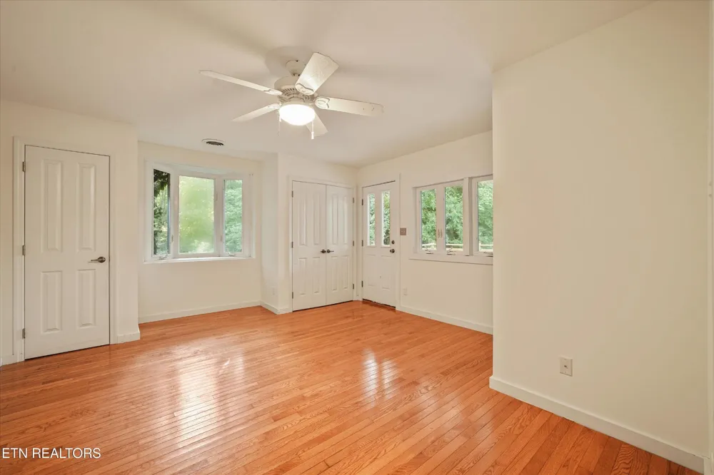 3254 Mountain Spring Way Knoxville, TN 37917