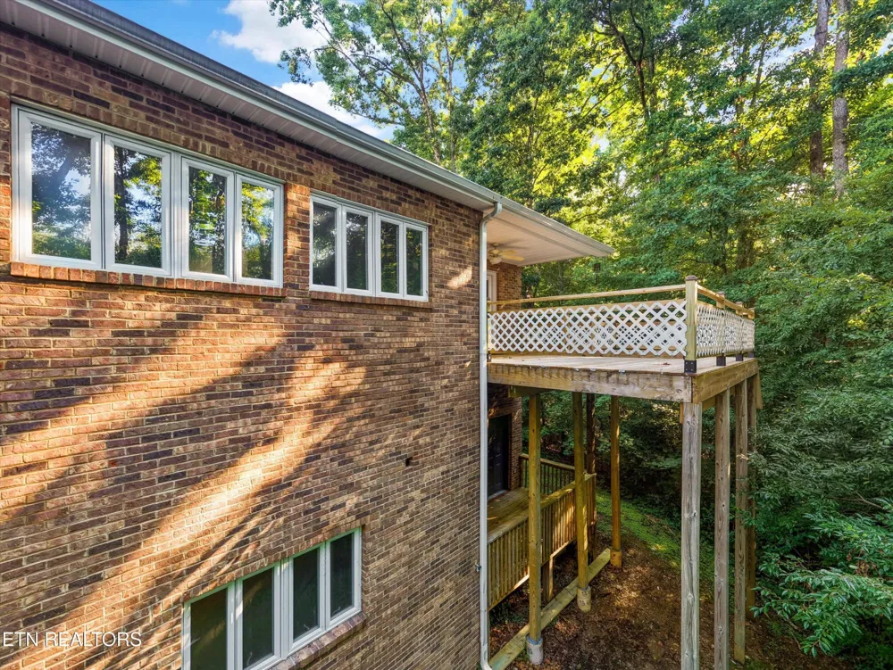 3254 Mountain Spring Way Knoxville, TN 37917