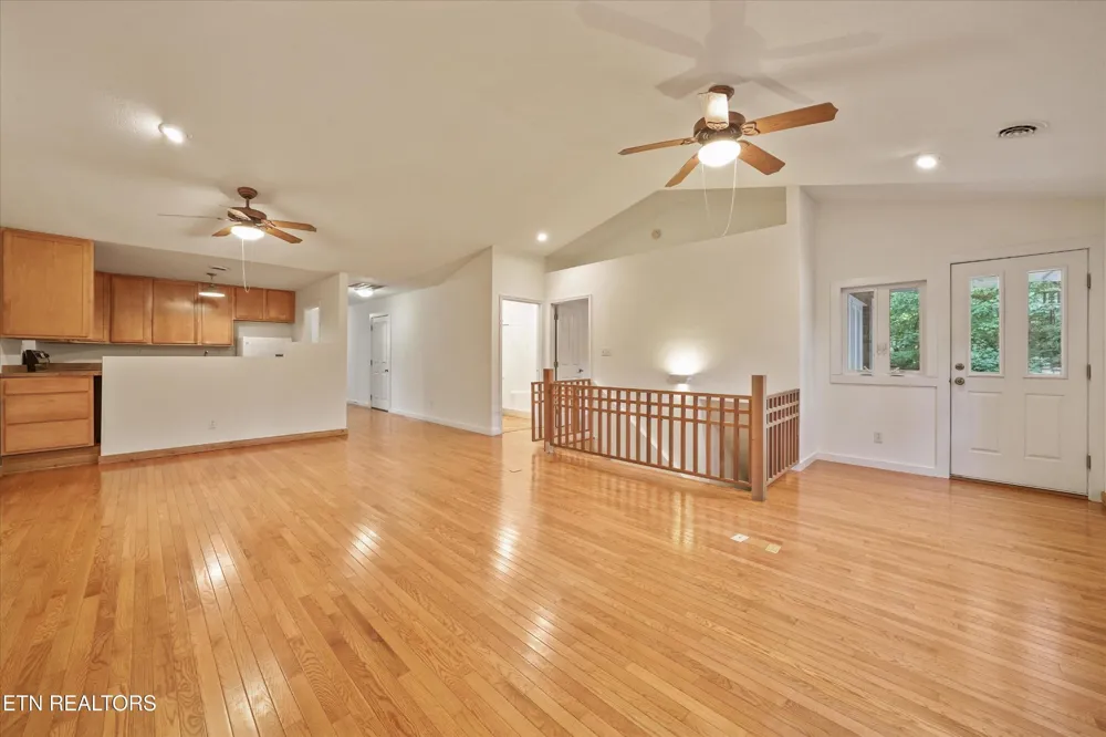3254 Mountain Spring Way Knoxville, TN 37917