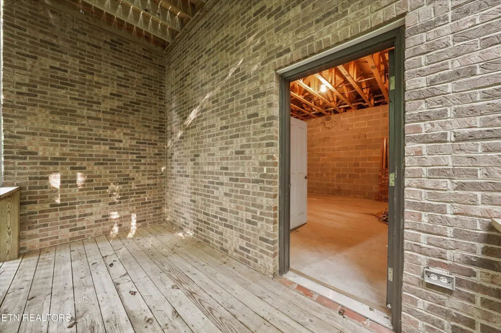 3254 Mountain Spring Way Knoxville, TN 37917