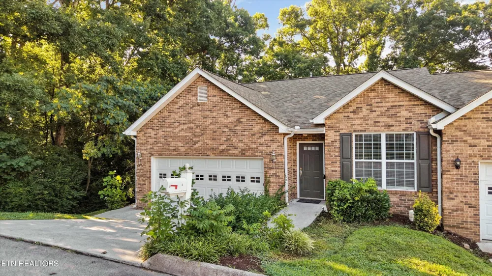 3254 Mountain Spring Way Knoxville, TN 37917
