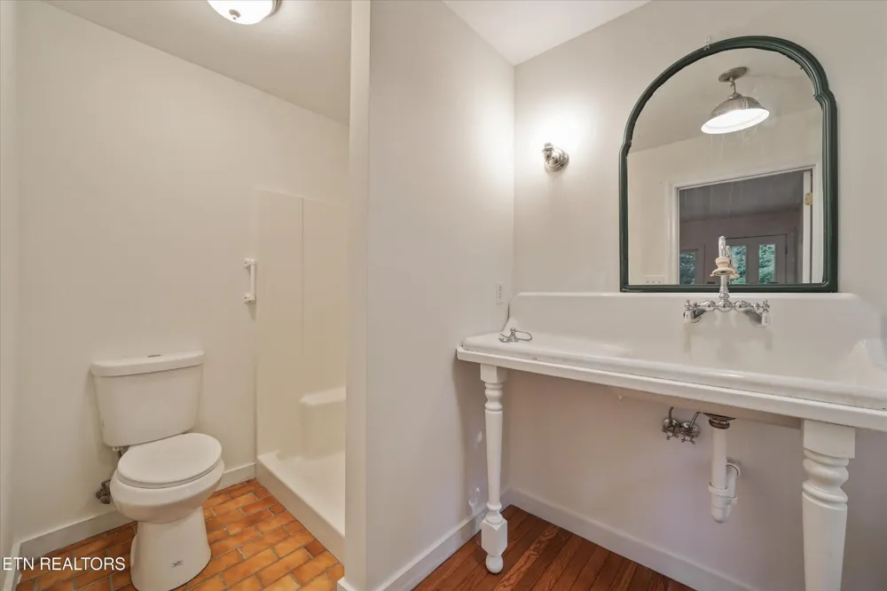 3254 Mountain Spring Way Knoxville, TN 37917