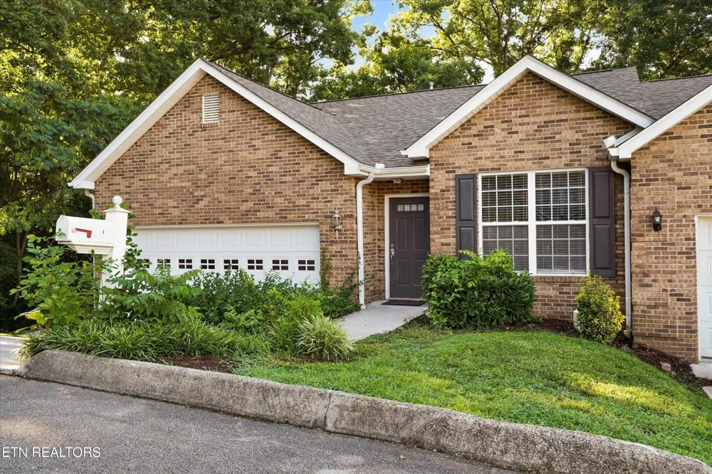 3254 Mountain Spring Way Knoxville, TN 37917