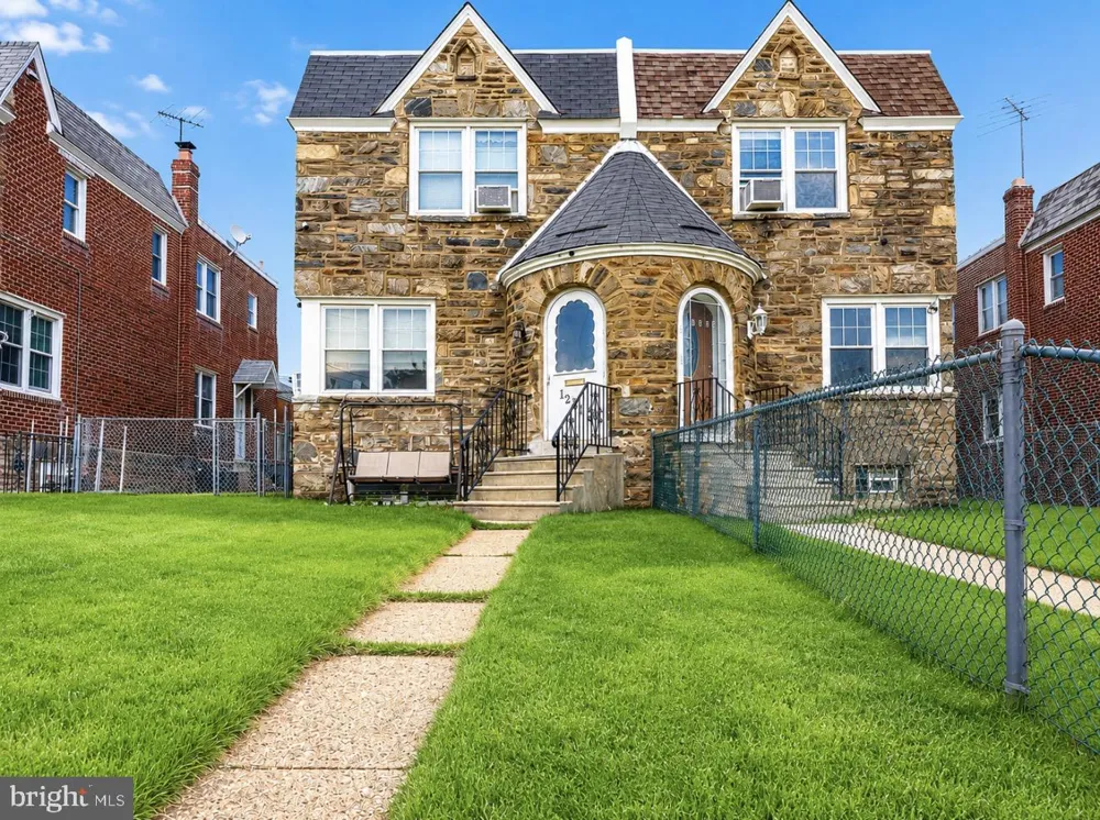 1221 KNORR STREET Philadelphia, PA 19111