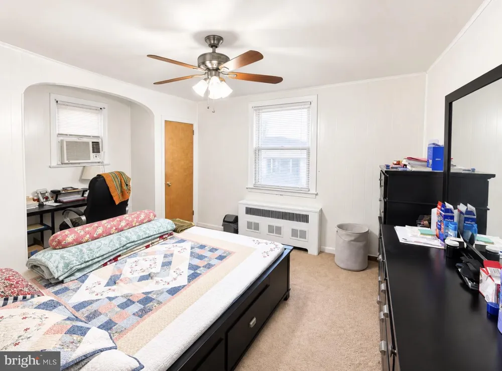 1221 KNORR STREET Philadelphia, PA 19111