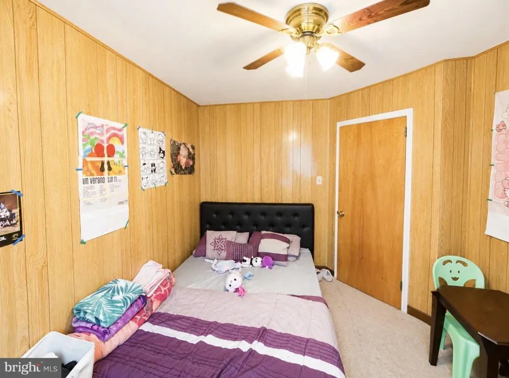 1221 KNORR STREET Philadelphia, PA 19111