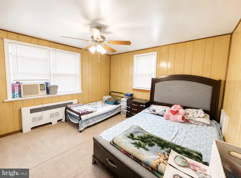 1221 KNORR STREET Philadelphia, PA 19111