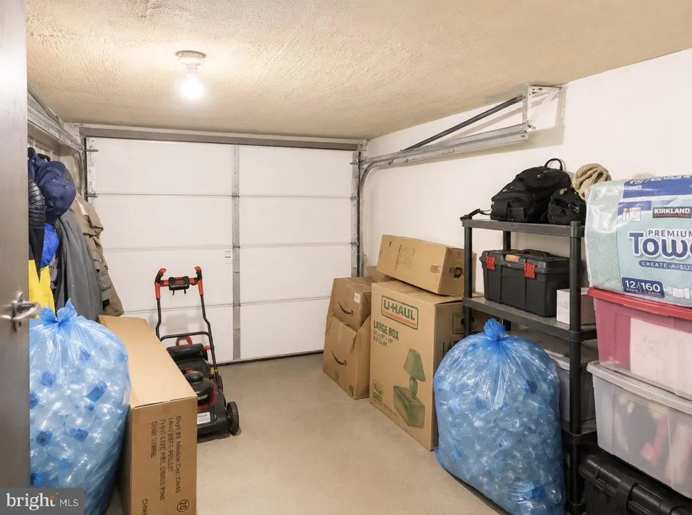 1221 KNORR STREET Philadelphia, PA 19111