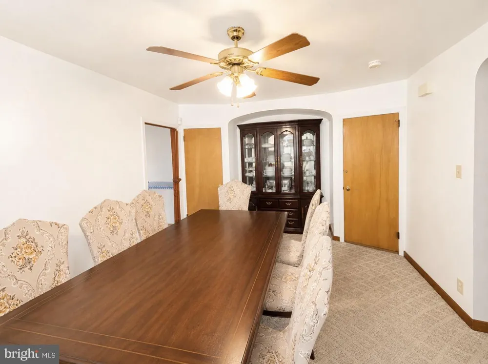 1221 KNORR STREET Philadelphia, PA 19111