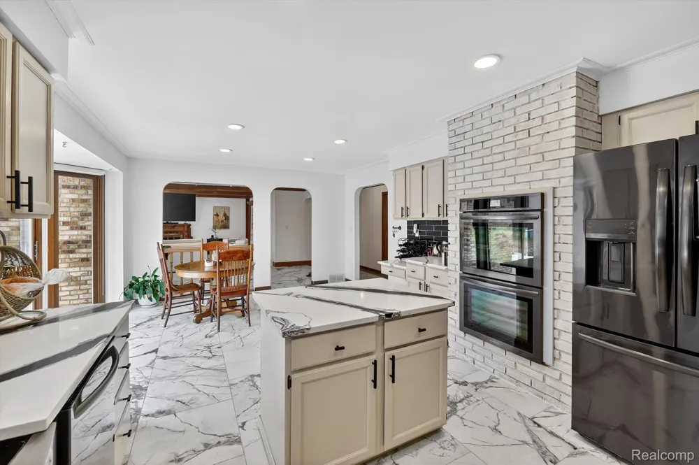 29801 Deer Run Farmington Hills City, MI 48331