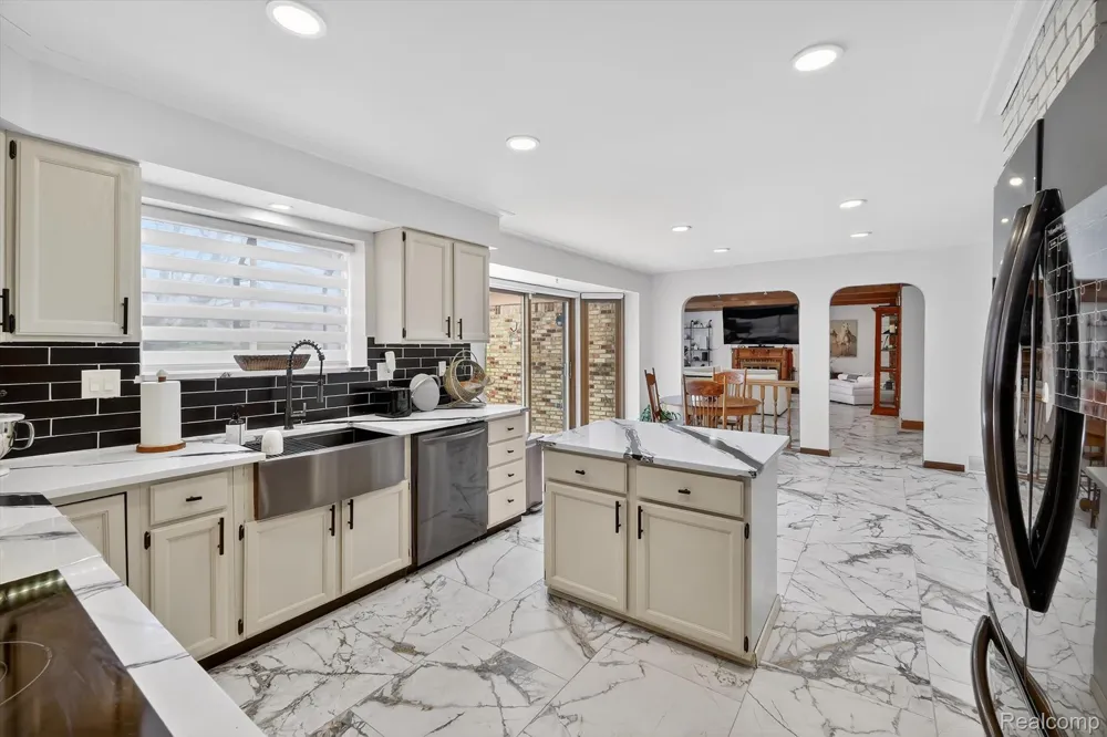 29801 Deer Run Farmington Hills City, MI 48331