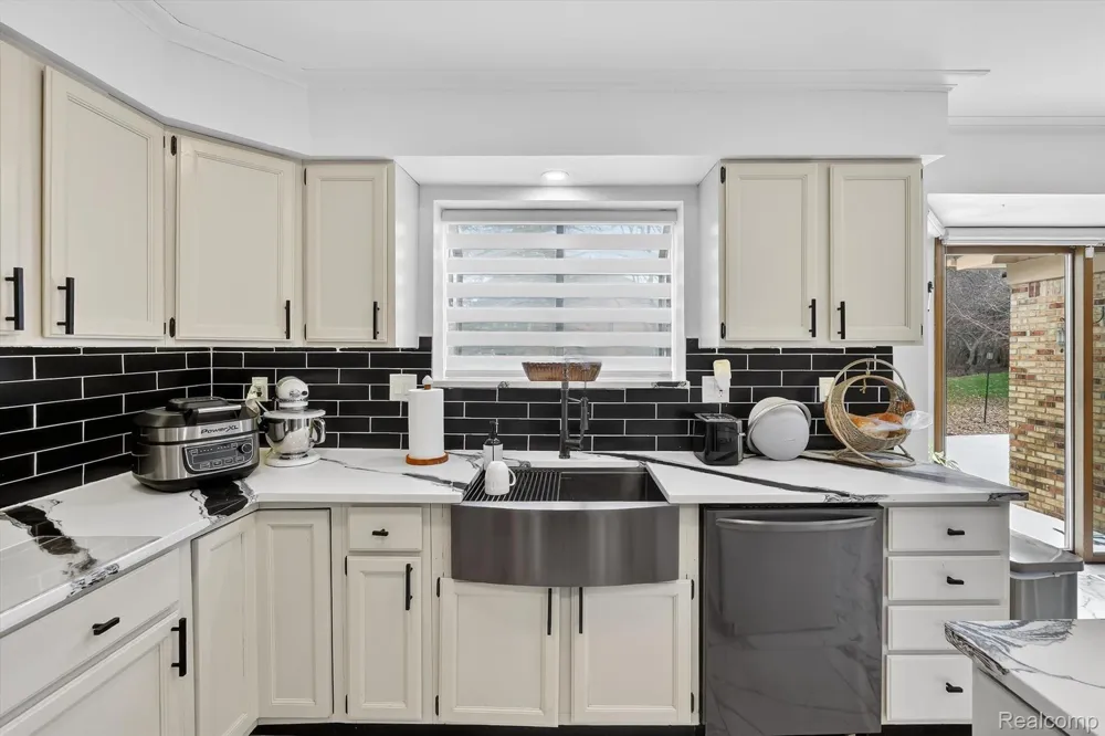 29801 Deer Run Farmington Hills City, MI 48331