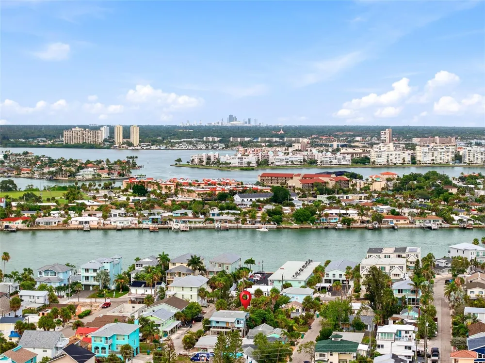 131 86TH TERRACE Treasure Island, FL 33706
