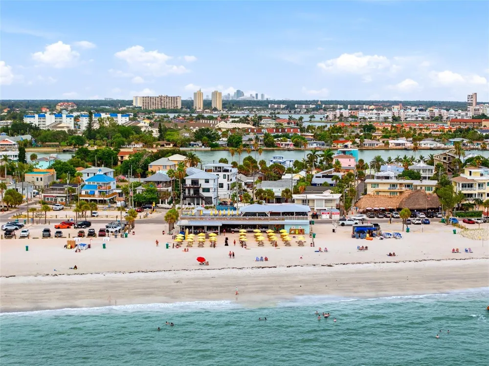 131 86TH TERRACE Treasure Island, FL 33706