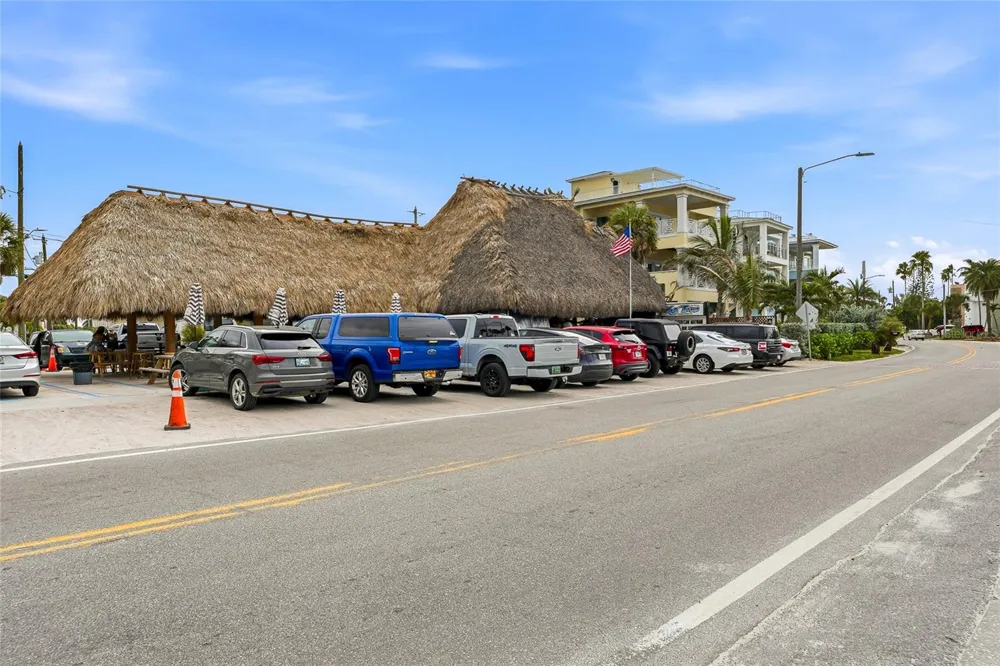 131 86TH TERRACE Treasure Island, FL 33706