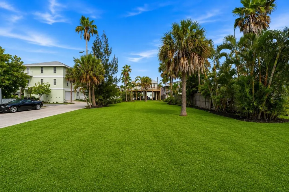 131 86TH TERRACE Treasure Island, FL 33706