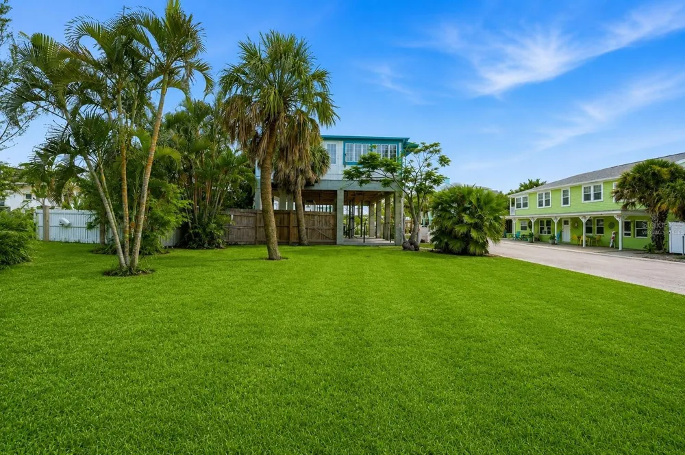 131 86TH TERRACE Treasure Island, FL 33706