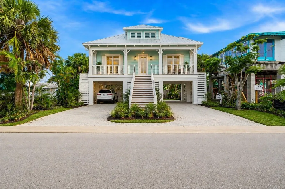 131 86TH TERRACE Treasure Island, FL 33706