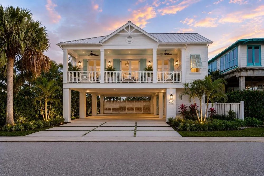 131 86TH TERRACE Treasure Island, FL 33706