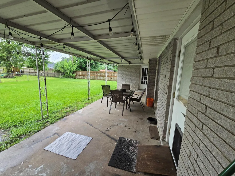 105 S Ringgold Street West Columbia, TX 77486