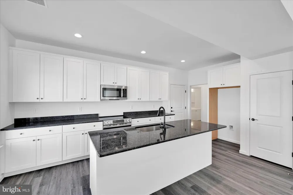 108 HILLARD FIELD Lancaster, PA 17603
