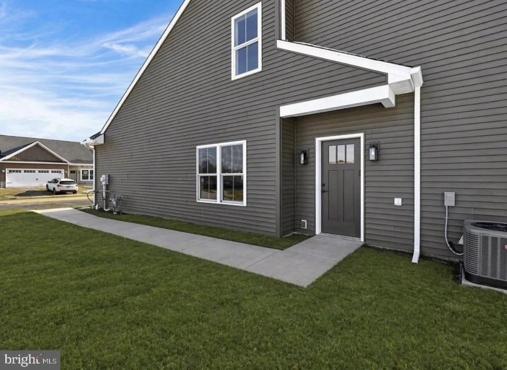 108 HILLARD FIELD Lancaster, PA 17603