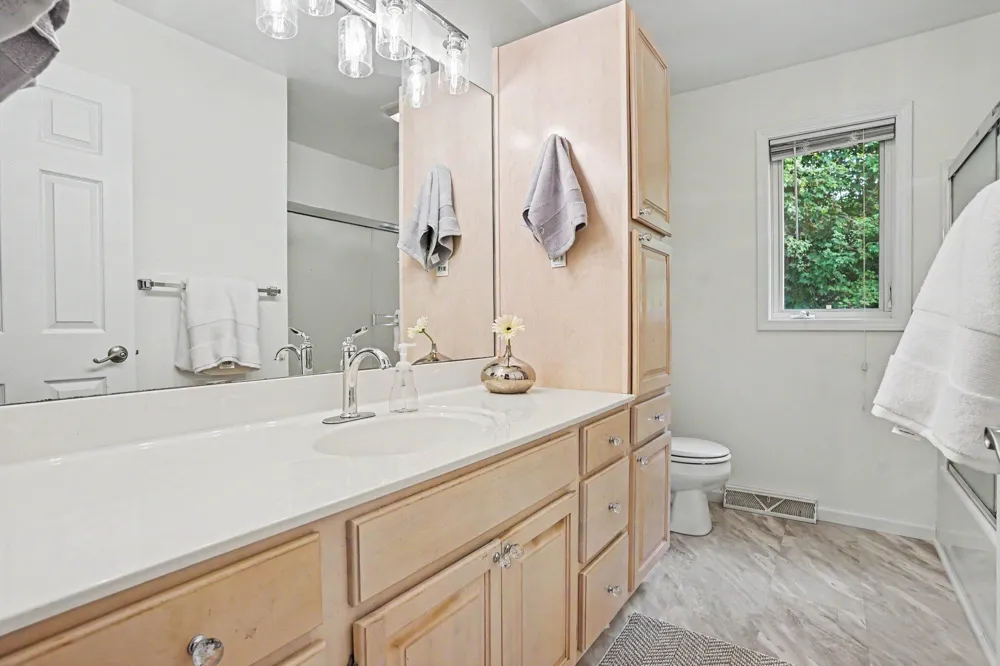 760 Brookridge Drive Norton Shores City, MI 49441