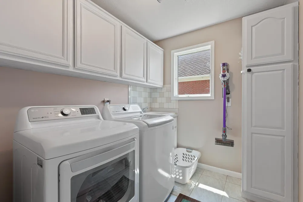 32321 Liparoto Drive Rockwood City, MI 48173