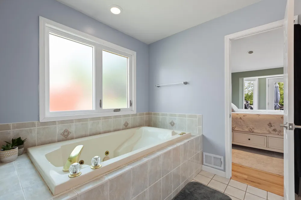 32321 Liparoto Drive Rockwood City, MI 48173