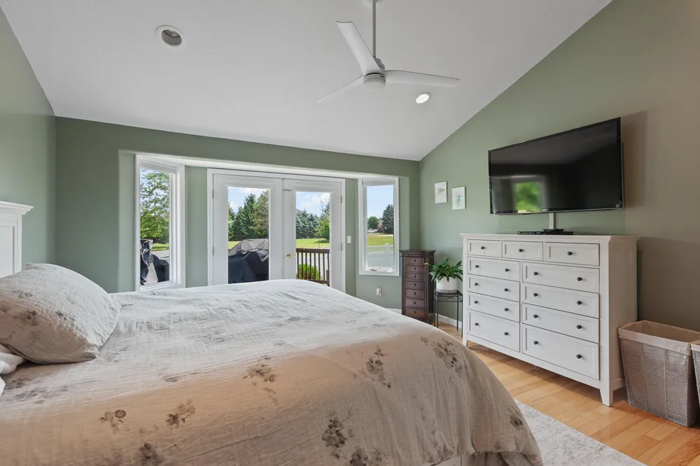 32321 Liparoto Drive Rockwood City, MI 48173