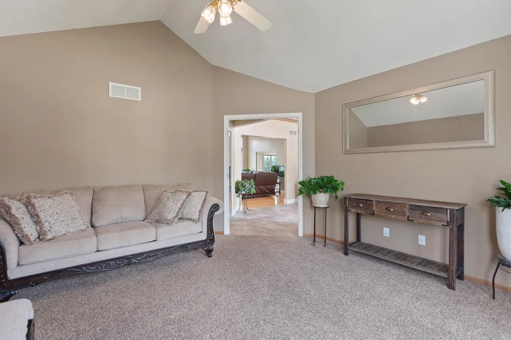 32321 Liparoto Drive Rockwood City, MI 48173