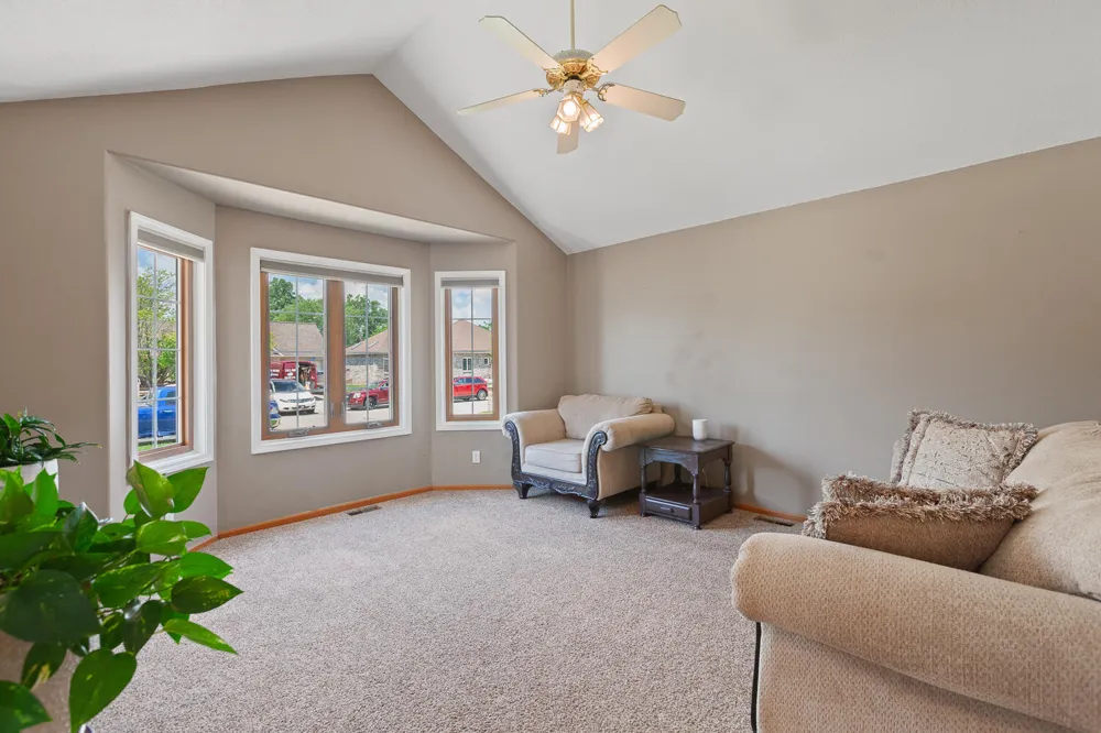 32321 Liparoto Drive Rockwood City, MI 48173