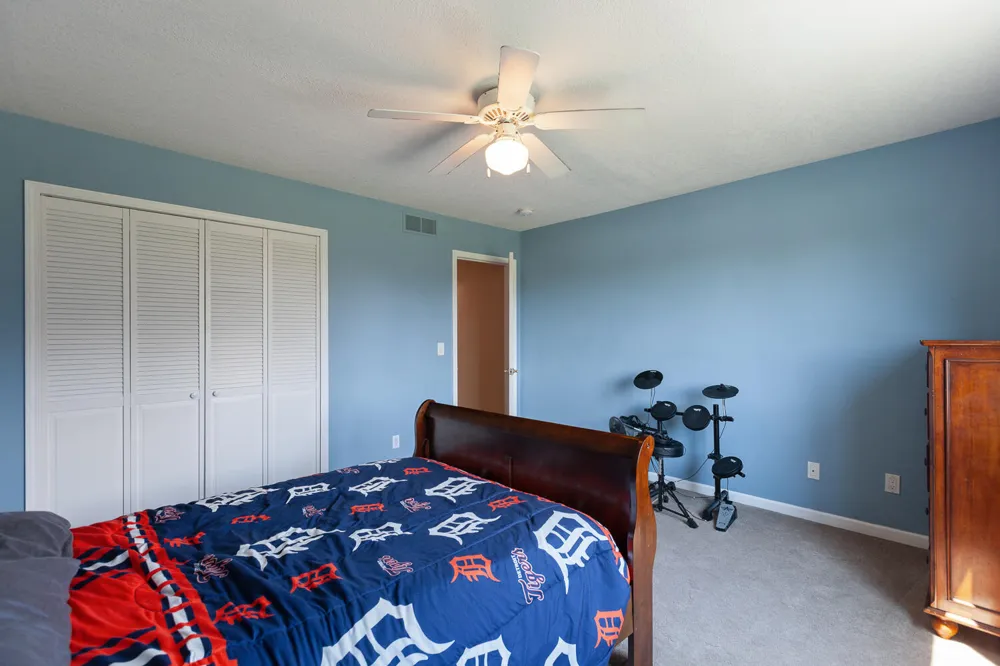 32321 Liparoto Drive Rockwood City, MI 48173