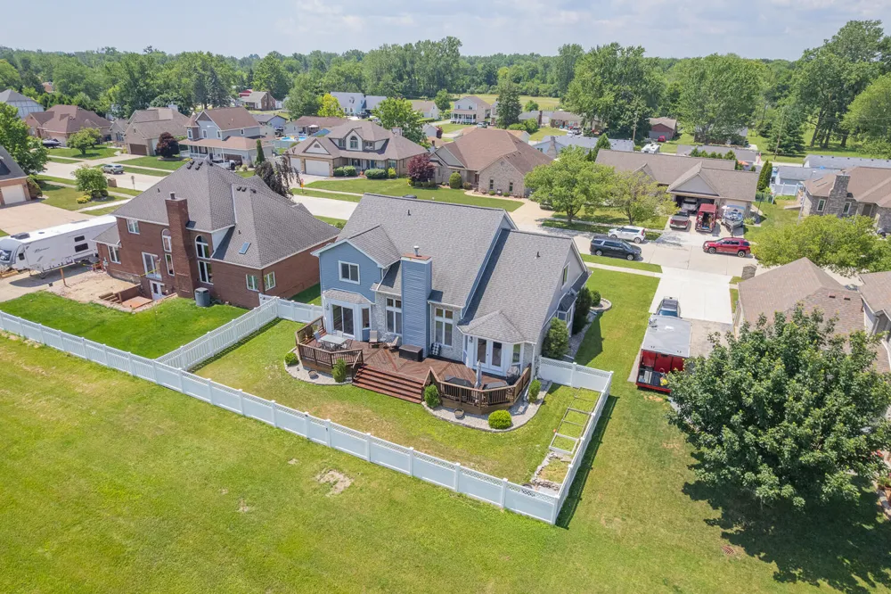 32321 Liparoto Drive Rockwood City, MI 48173