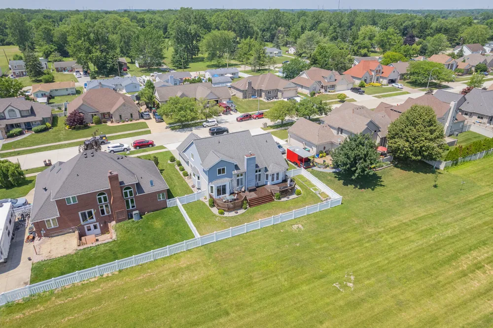 32321 Liparoto Drive Rockwood City, MI 48173
