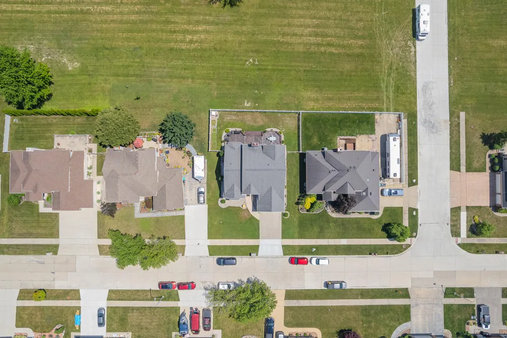 32321 Liparoto Drive Rockwood City, MI 48173